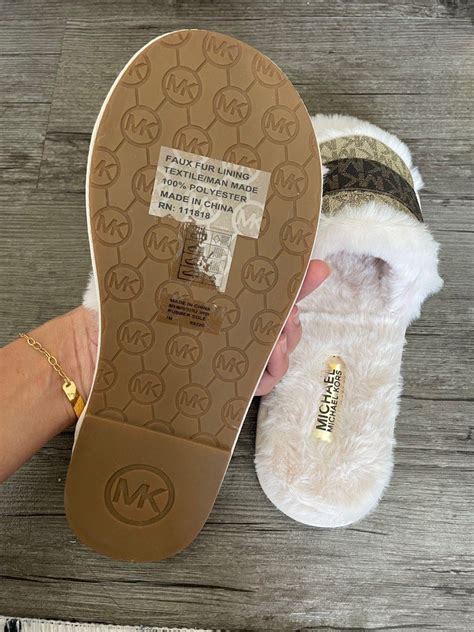 alexis slides michael kors
